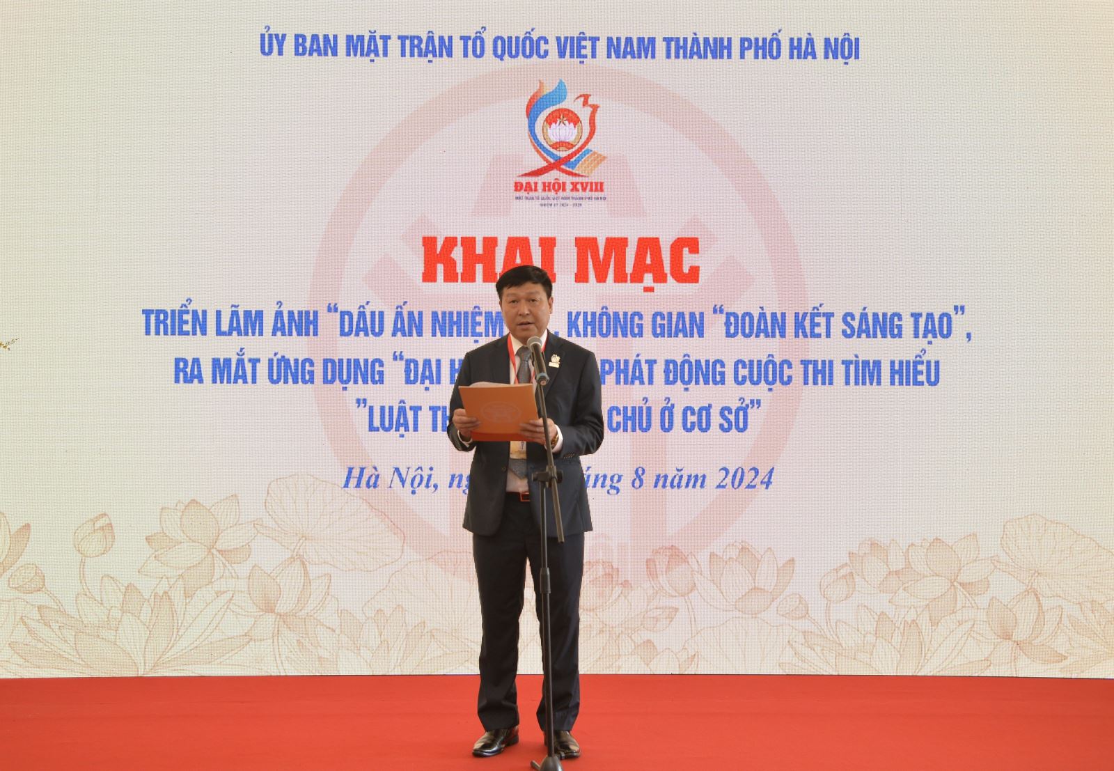 Phó Chủ tịch Uỷ ban MTTQ TP. Hà Nội Phạm Anh Tuấn phát biểu khai mạc 