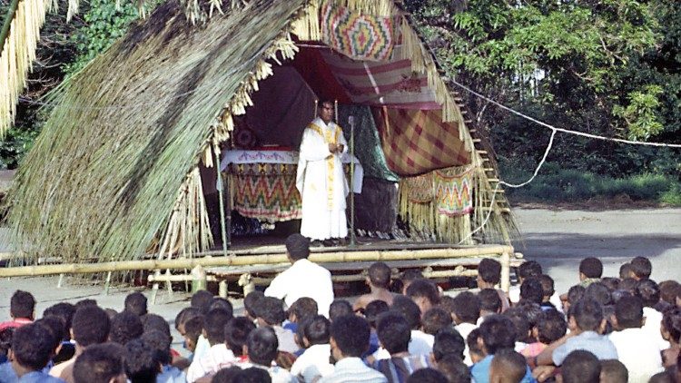 Một buổi truyền giáo ở Papua New Guinea. 