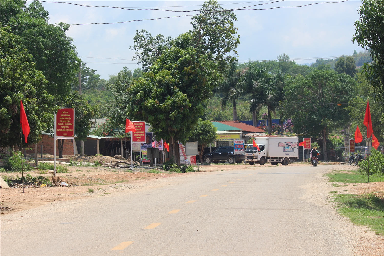 một địa bàn có đông đồng bào dân tộc thiểu số tại xã biên giới Mô Rai, huyện Sa Thầy, tỉnh Kon Tum