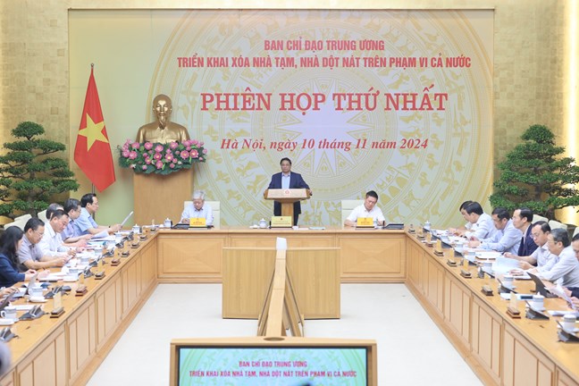  Thủ tướng Phạm Minh Chính, Trưởng Ban Chỉ đạo Trung ương triển khai xoá nhà tạm, nhà dột nát trên phạm vi cả nước chủ trì phiên họp thứ nhất của Ban Chỉ đạo