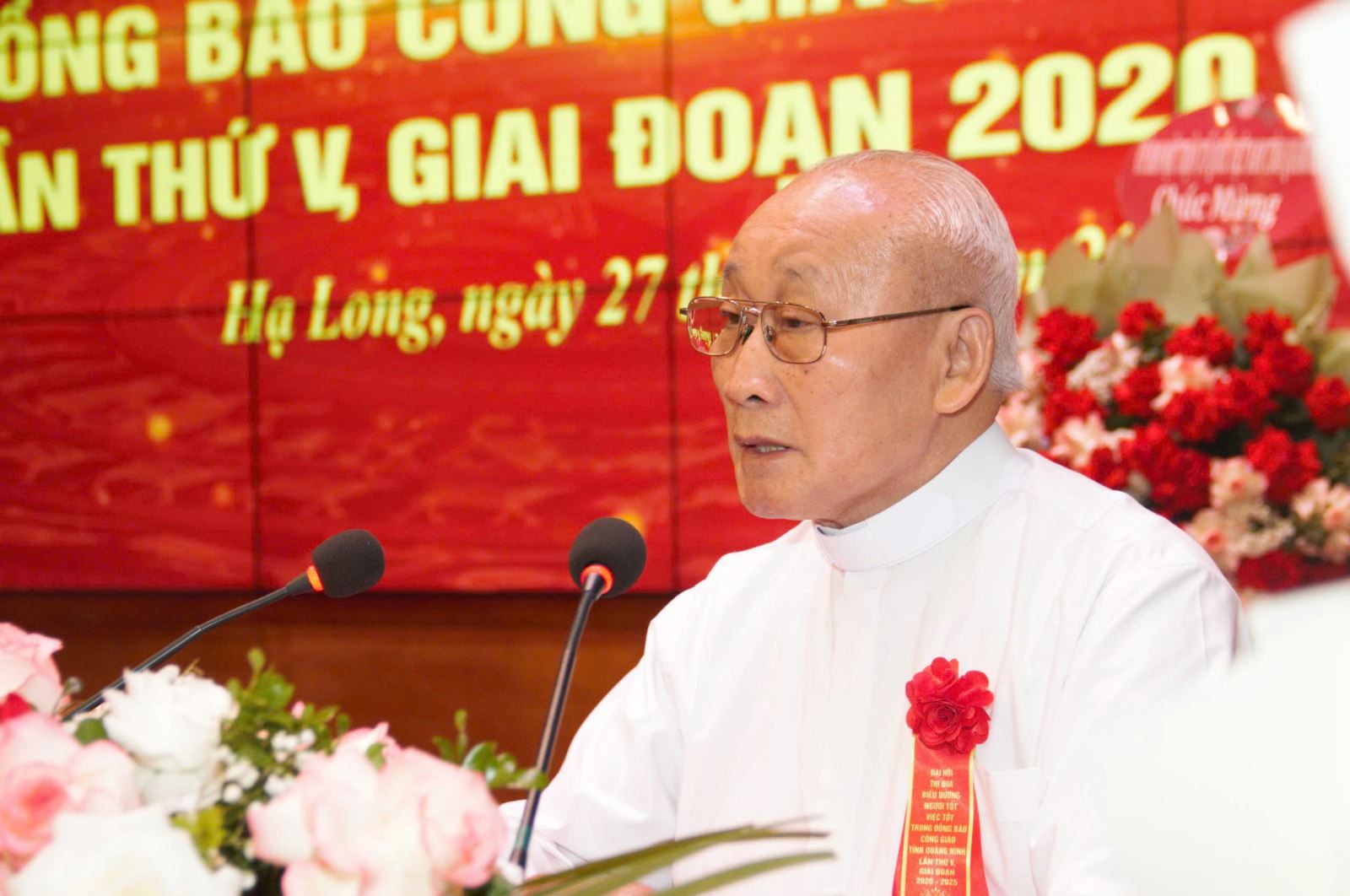 Linh mục Anton Maria Dương Phú Oanh phát biểu tại Đại hội.