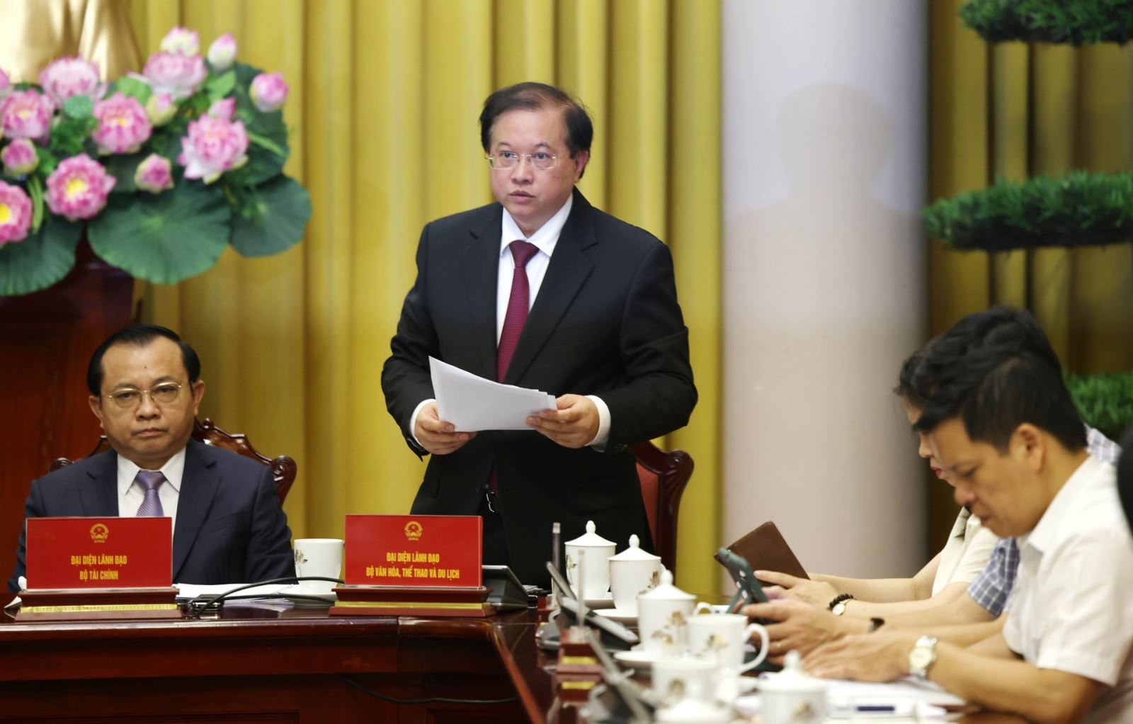 Thứ trưởng Bộ Văn hóa, Thể thao và Du lịch Tạ Quang Đông phát biểu tại buổi họp báo - Ảnh: VGP/Đức Tuân