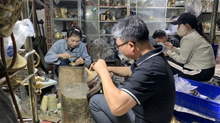 Nghề đúc chạm vật phẩm thánh giữa lòng phương nam