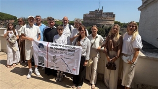 Cha Pawel Nowak đạp xe từ Đức đến Roma gây quỹ giúp trẻ em ung thư