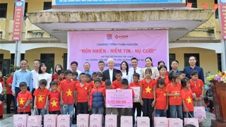 Chắp cánh tương lai trẻ em dân tộc Chứt giữa đại ngàn Trường Sơn