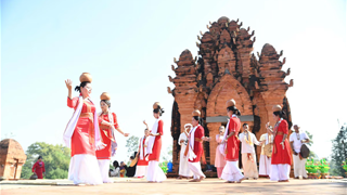 Chào đón năm mới ở “Ngôi nhà chung”