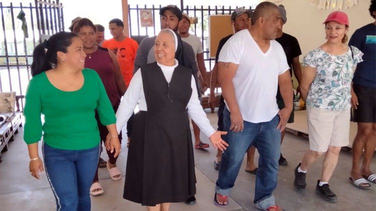 Sơ Isabel Turcios tại Nhà dành cho người di dân “Frontera Digna” 