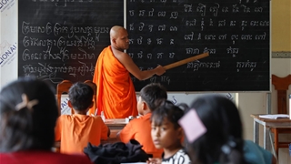 Bảo tồn văn hóa truyền thống qua các lớp dạy chữ Khmer
