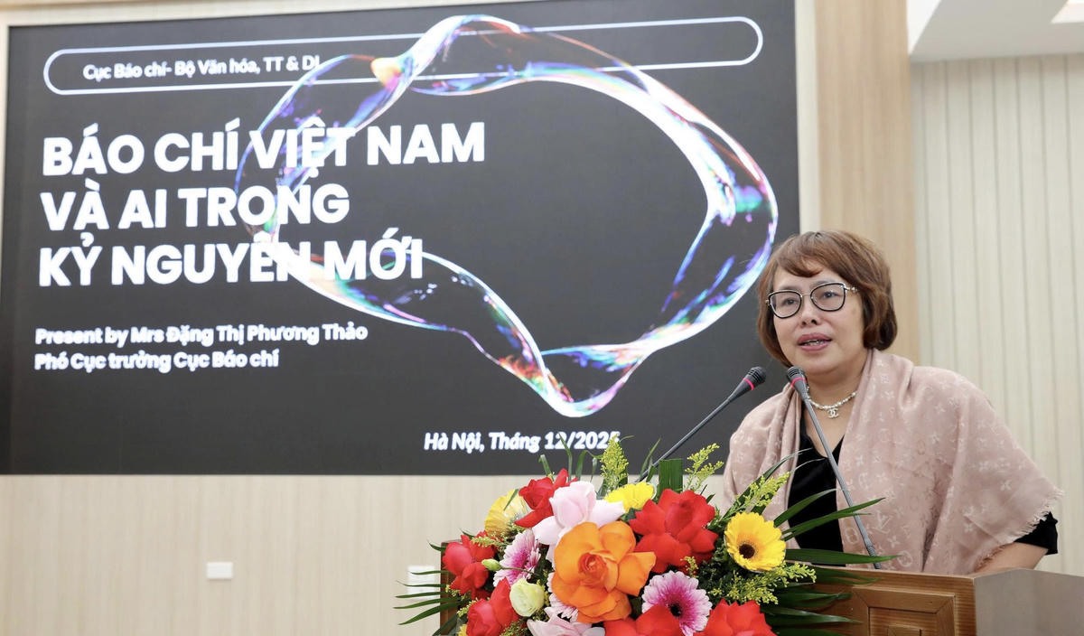 Bà Đặng Thị Phương Thảo - Phó Cục trưởng Cục Báo chí (Bộ Văn hóa, Thể thao và Du lịch) chia sẻ ý kiến tại tọa đàm. Ảnh: Khiếu Minh