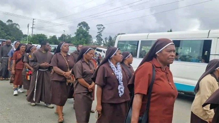Các Nữ tu Phan Sinh Đức Maria tại Papua New Guinea 
