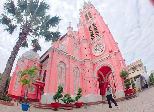 Nhà thờ Tân Định; địa chỉ: 289 Hai Bà Trưng, phường 8, Quận 3, Hồ Chí Minh
