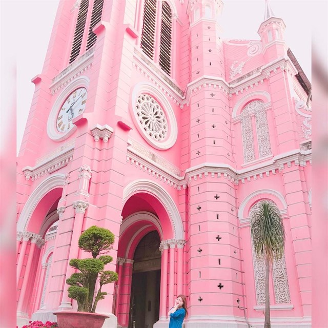 Nhà thờ Tân Định; địa chỉ: 289 Hai Bà Trưng, phường 8, Quận 3, Hồ Chí Minh