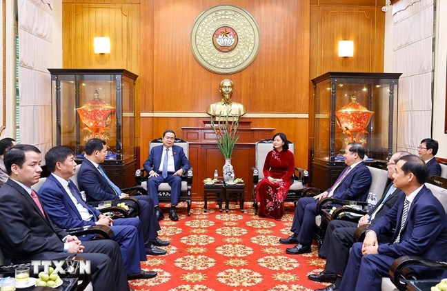 Chủ tịch Quốc hội Trần Thanh Mẫn chúc Tết Ủy ban Trung ương Mặt trận Tổ quốc Việt Nam. Ảnh: Doãn Tấn/TTXVN