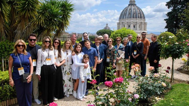 Các thành viên của tổ chức "Papal Foundation" thăm Vườn Vatican (@Vatican Media)