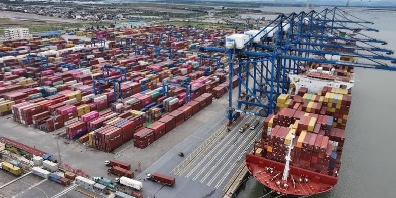 Cảng Container Quốc tế Hải Phòng. Ảnh: TTXVN