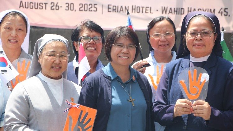Các nữ tu tham gia chống nạn buôn người (Talitha Kum International)