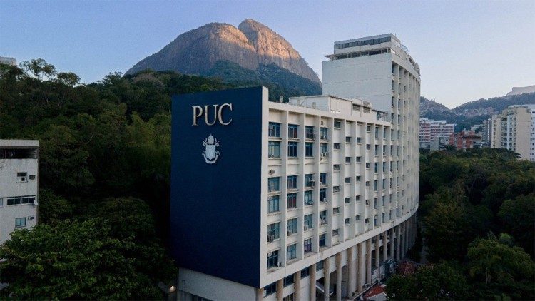 Trường Đại học Giáo hoàng Công giáo Rio de Janeiro, Brazil. 