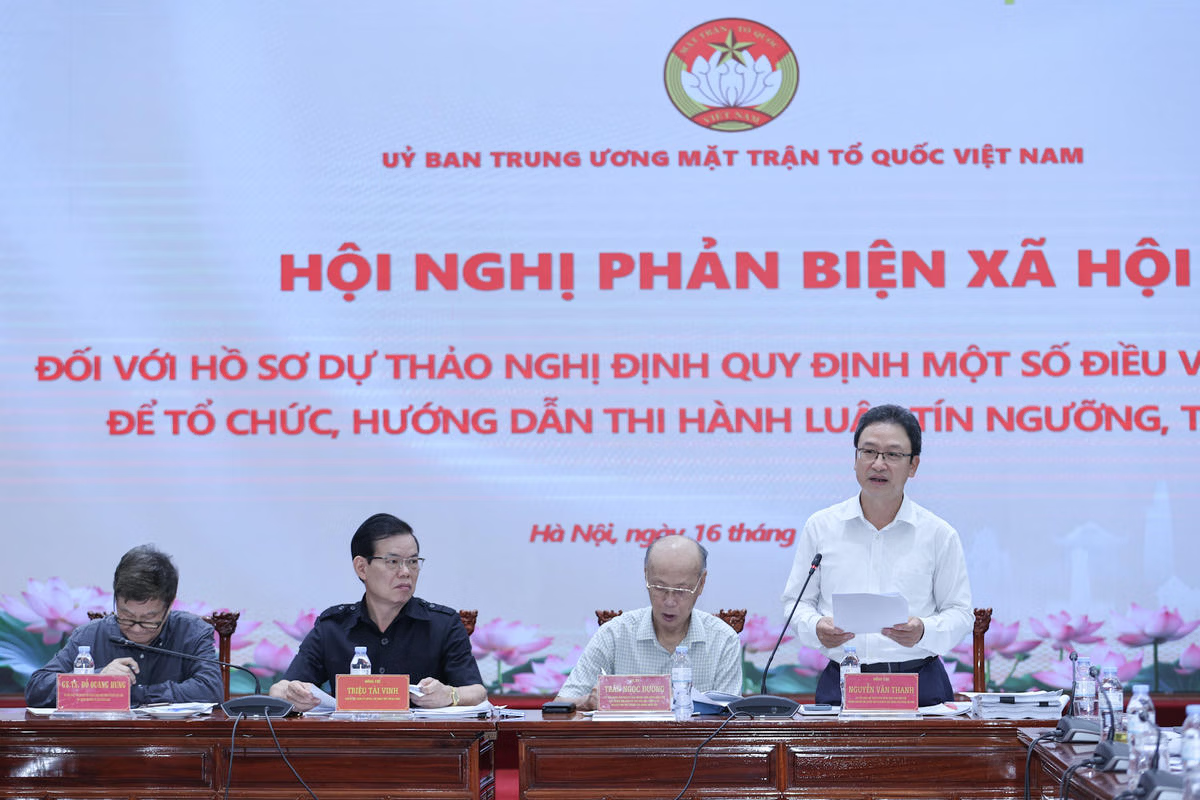 TS Nguyễn Văn Thanh, Ủy viên Đoàn Chủ tịch, Trưởng ban Dân tộc và Tôn giáo Cơ quan Ủy ban Trung ương MTTQ Việt Nam phát biểu tại Hội nghị. Ảnh: PV