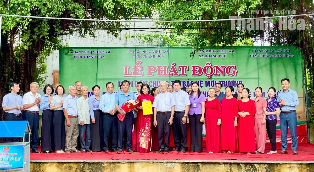 Ra mắt Ban Điều hành mô hình “Đồng bào Công giáo tham gia bảo vệ môi trường, xây dựng cảnh quan sáng - xanh - sạch - đẹp” năm 2026. Ảnh: BTC