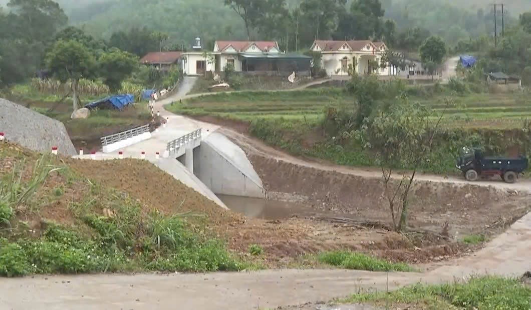 Công trình giao thông, cấp thoát nước vùng dân tộc thiểu số ở Quảng Ninh được sửa chữa, xây mới.